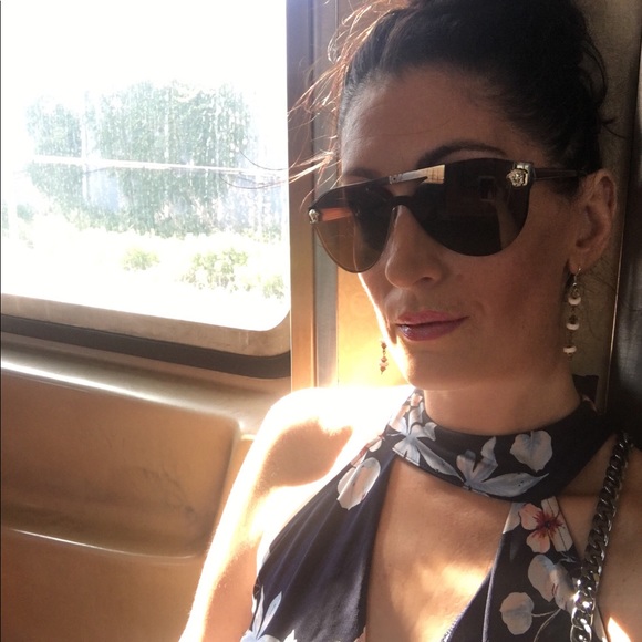 Meet your Posher, Nora - Picture 4 of 5